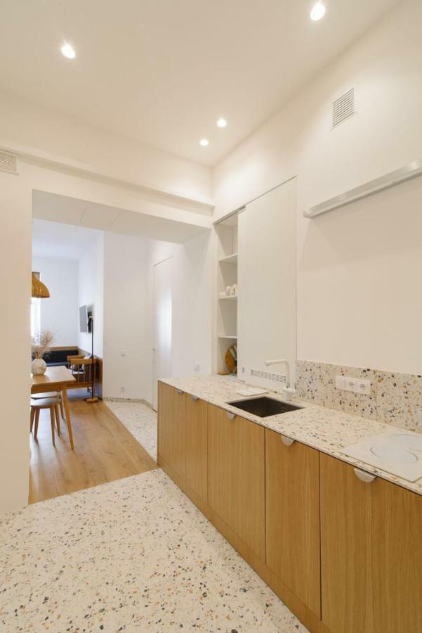 Sunrise Apartment Leopoli Esterno foto